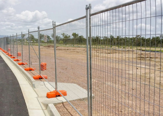 Los paneles temporales al aire libre galvanizados de la cerca para 3m m/4m m atan con alambre el diámetro